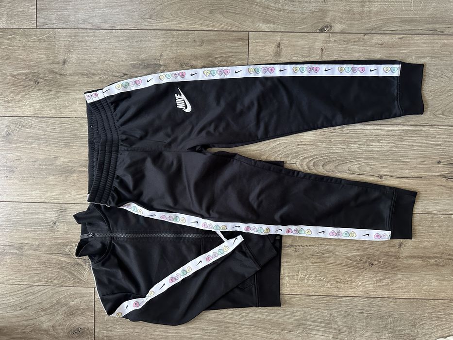 Детски анцунг на Nike за момиче