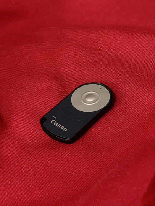 DSLR фотоапарат Canon 750d + EF-S 18-135mm f/3.5-5.6 IS STM