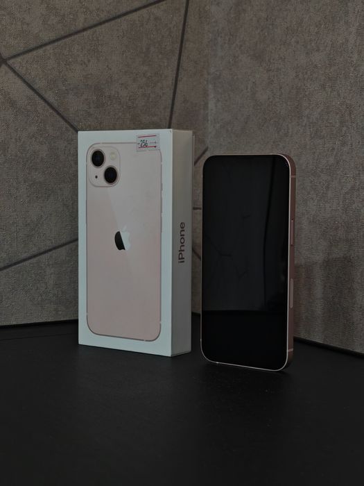 Продам IPhone 13