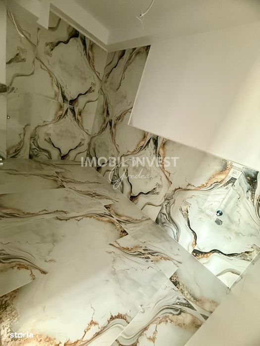 Apartament de vanzare cu 3 camere, bloc nou, parter, parcare inclusa