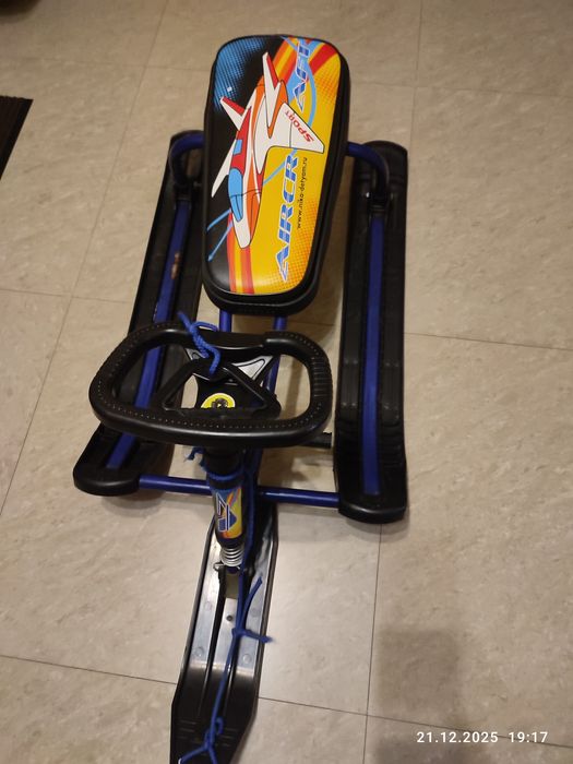 Продам снегокат.