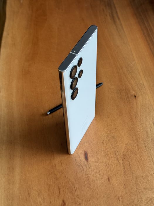 Samsung Galaxy S22 Ultra Отличен !