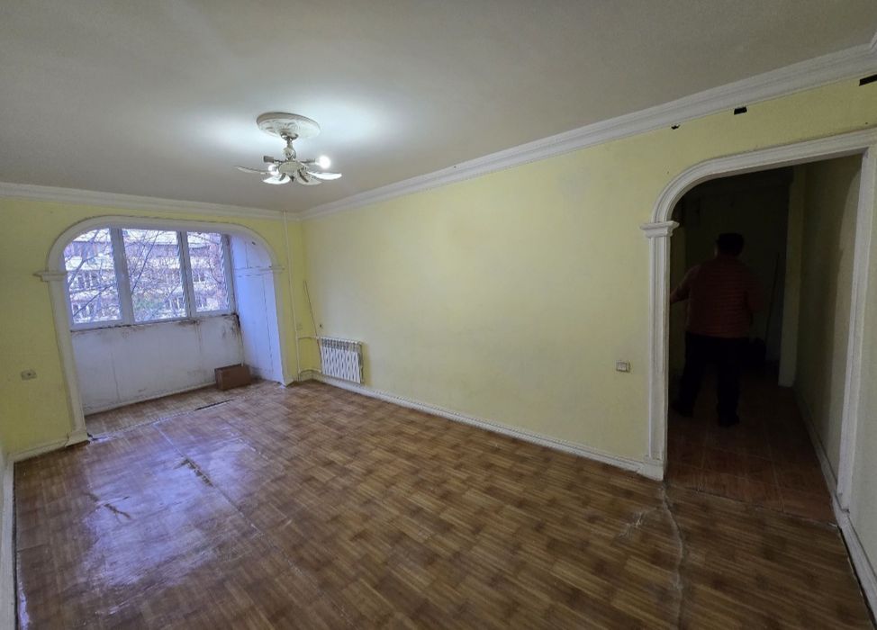 Продаётся 2х комнатная квартира на 3м этаже в 4х этажном доме