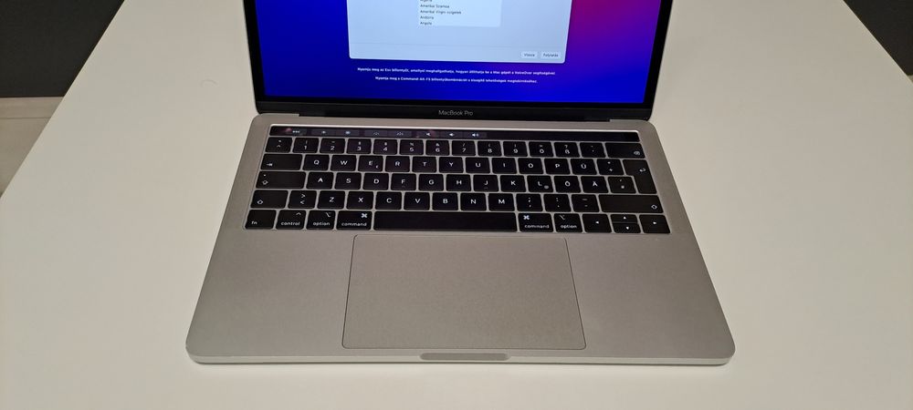 Apple MacBook Pro 13" (2016) – Touch Bar | A1706