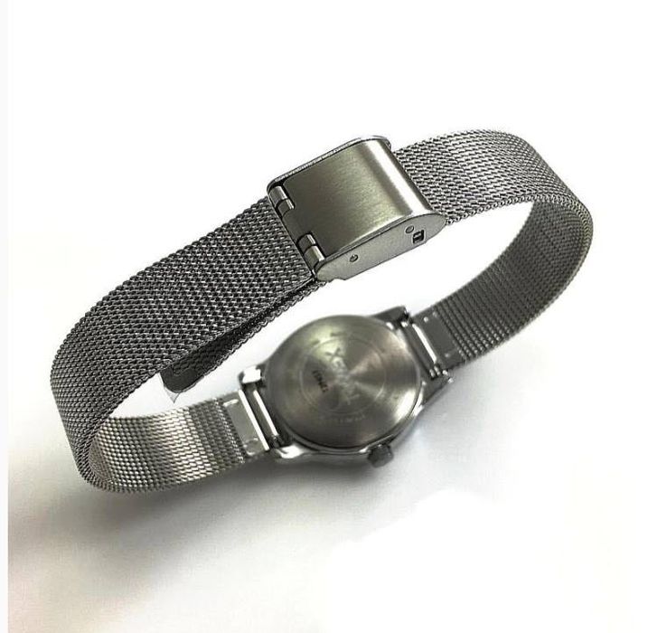 Часы от Timex на батарейках
