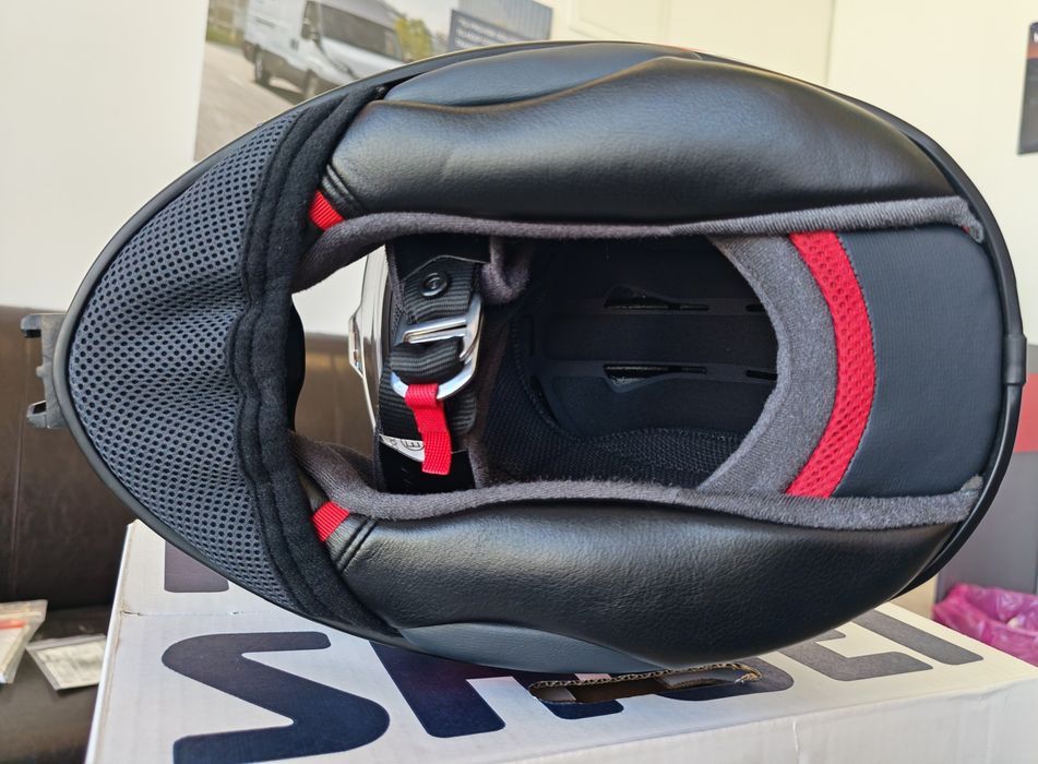 Нова каска - Shoei NXR 2 Prologue - M + Фотохроматичен визьор