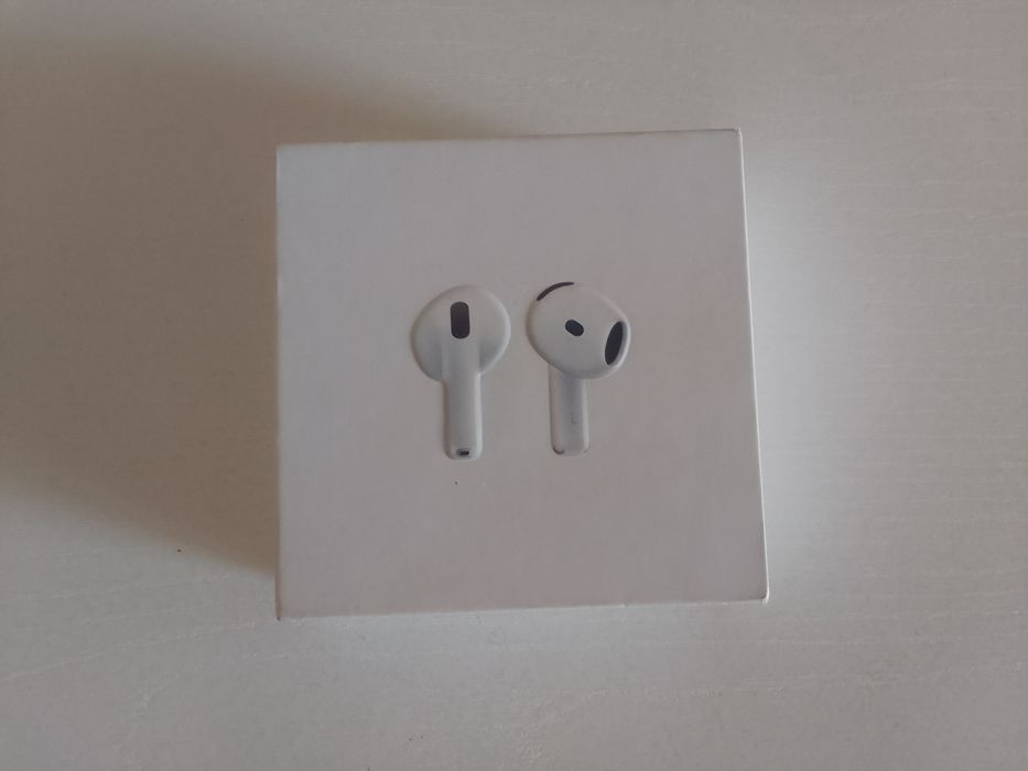 Наушники AirPods 4