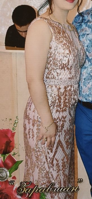 Продам вечерние платья