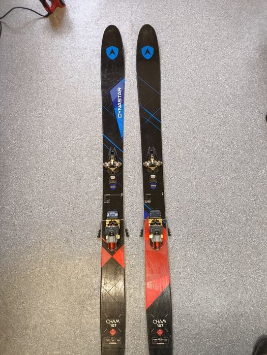 Schiuri de tură/freeride Dynastar