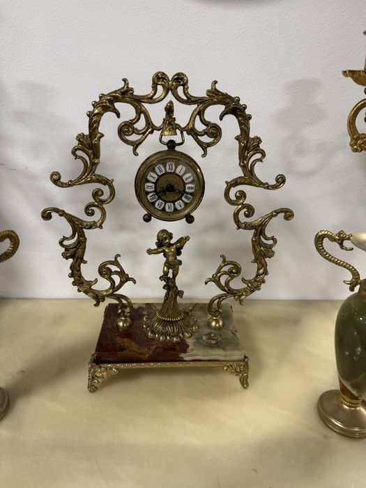 Set din onix si bronz - suport ceas, doua sfesnice si doua vaze