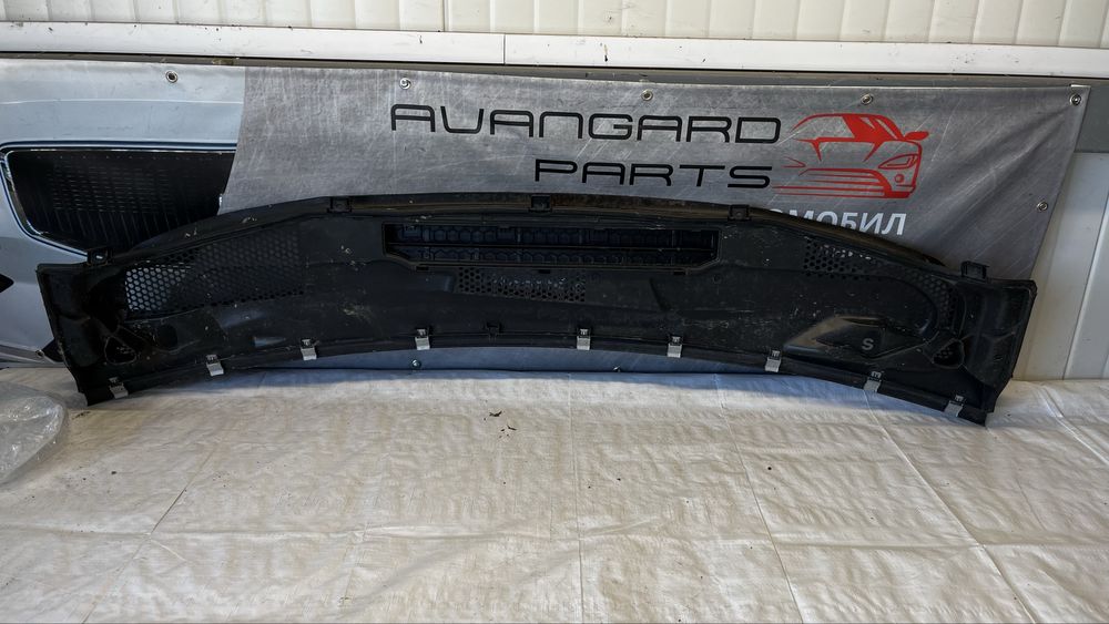 Mercedes A W169 лайстна под чистачки