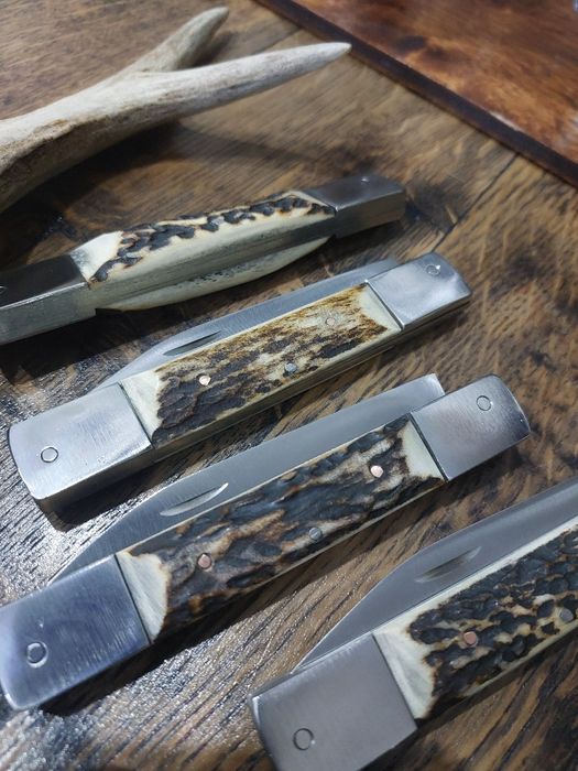 Briceag facut manual cu miner din corn de cerb