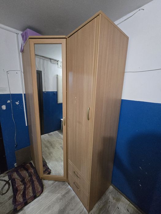 Продам угловой шкаф