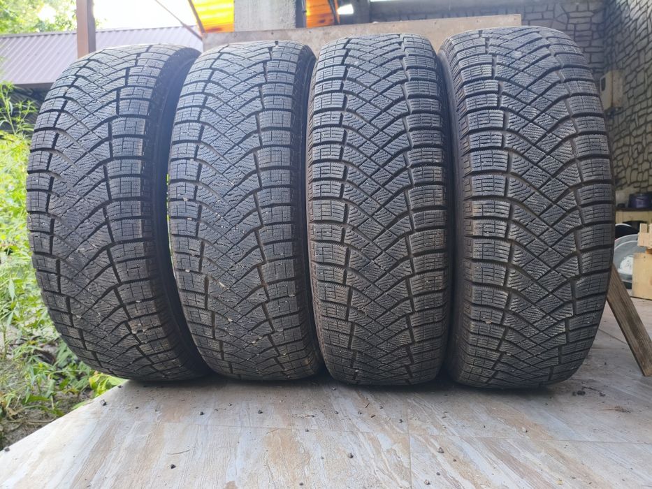 225 60 R18 Pirelli 2023 Год Шины