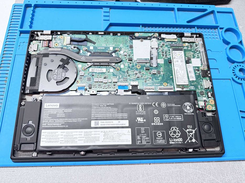 Реновиран лаптоп Lenovo ThinkPad X390 13" IPS 1920x1080 FHD webcam i5-8265U 16GB 260GB NVMe/ клас А/ 12м гаранция