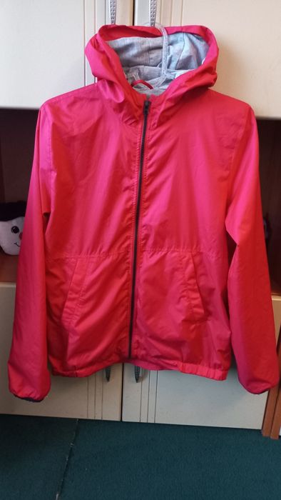 Яке Унисес-червено.