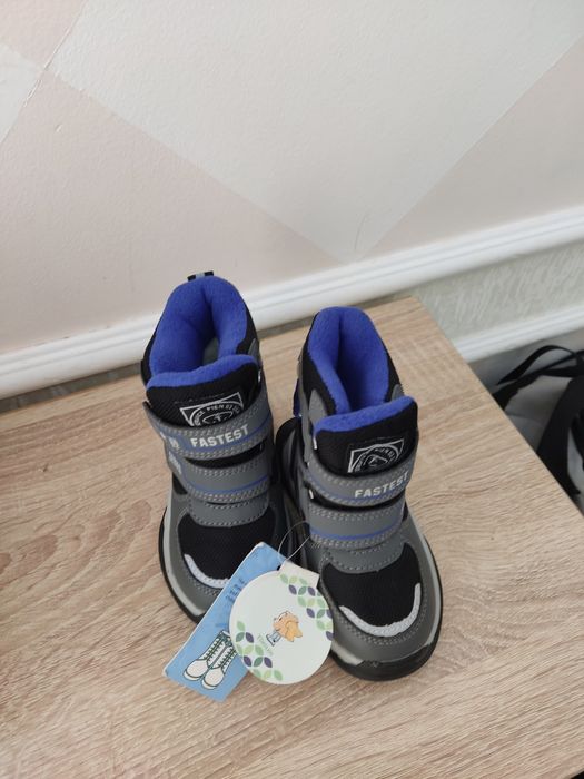 Продам зимние сапожки для мальчика