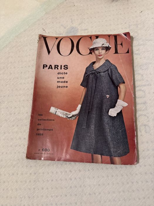 VOGUE  1958 … ..