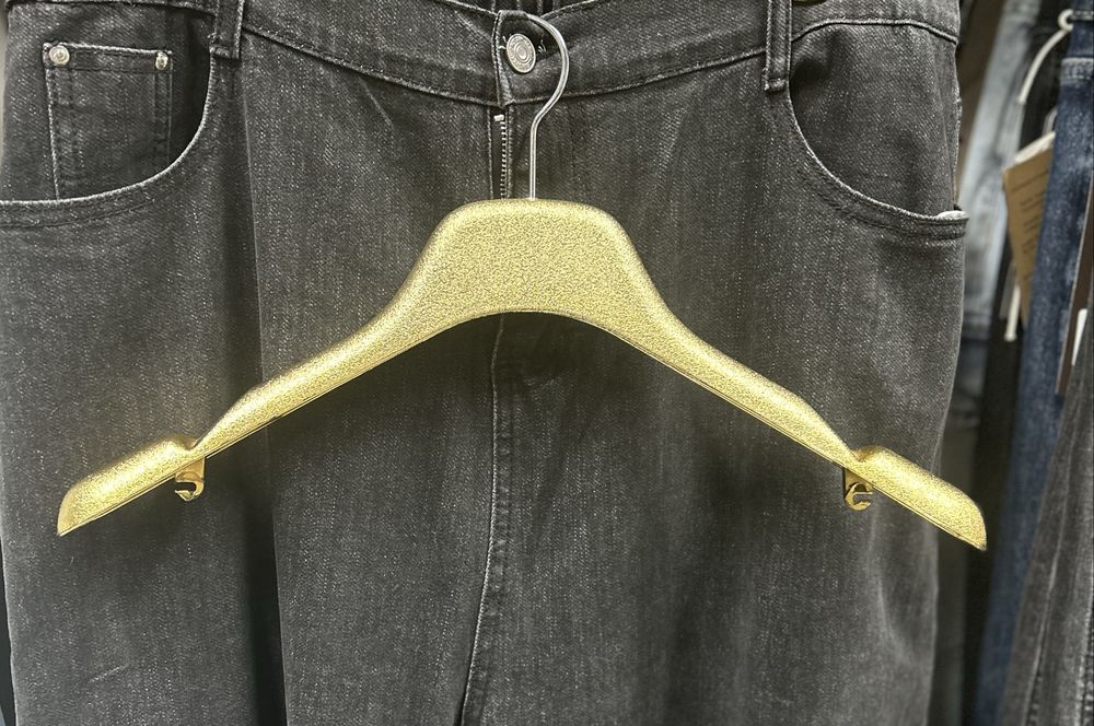 Продаю вешалки для одежды