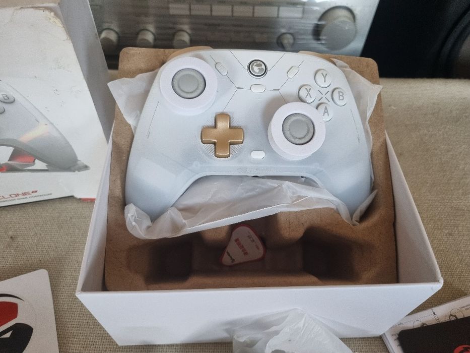 Gamesir CYCLONE Game Controller. Nou.