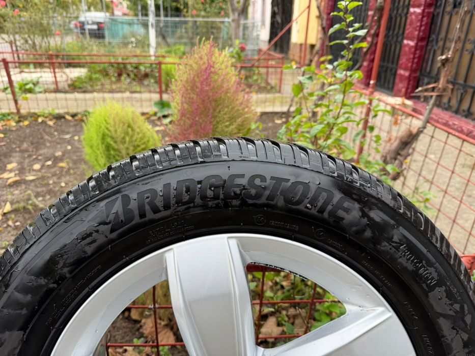 Vând Jante  Volkswagen Tiguan cu Anvelope 215/65/17 DOT 2023