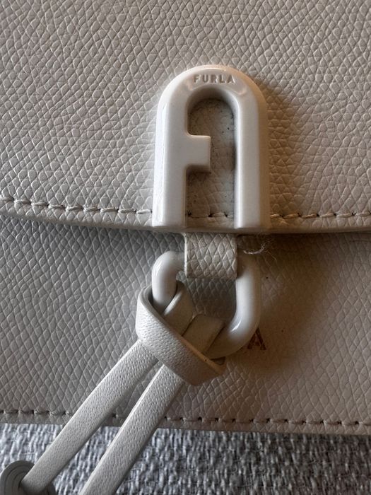 Furla чанта естествена кожа