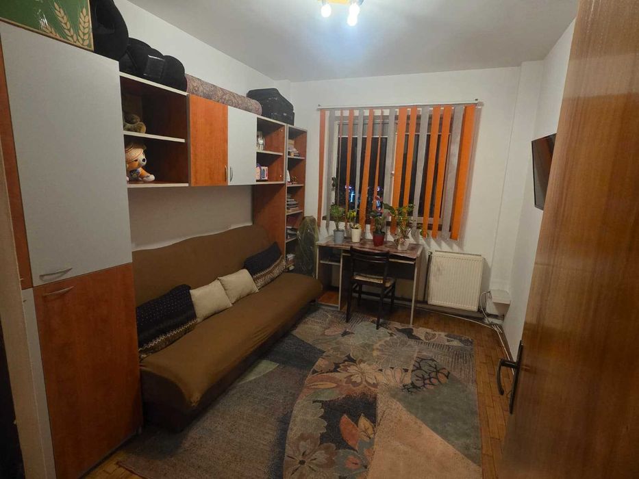 Apartament 4 camere 84 MP - etaj 1/8 - bloc 1984 - centrala termica