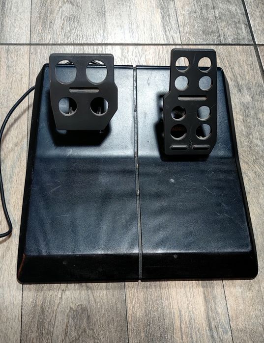 Pedale pentru volan Logitech Formula Force GP