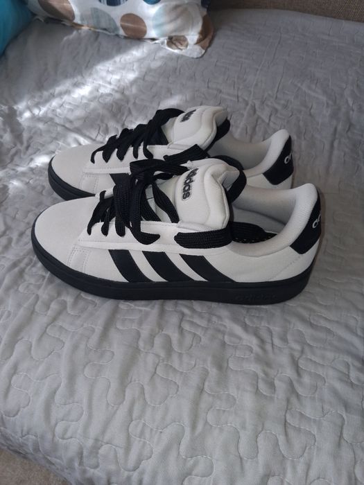 Adidași Adidas (noi/41)