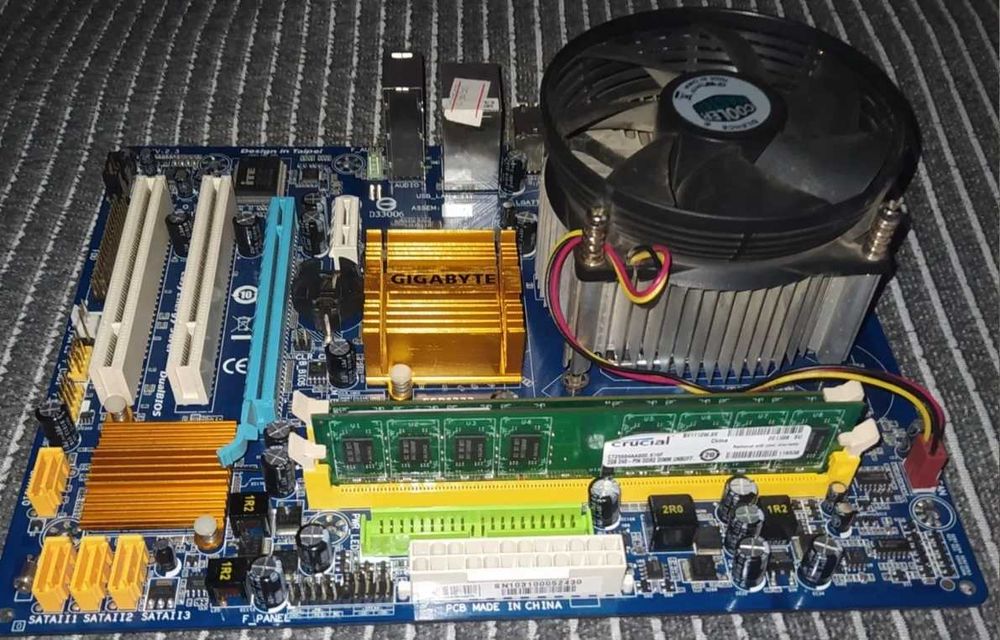 материнская плата GIGABYTE GAM-ES2C