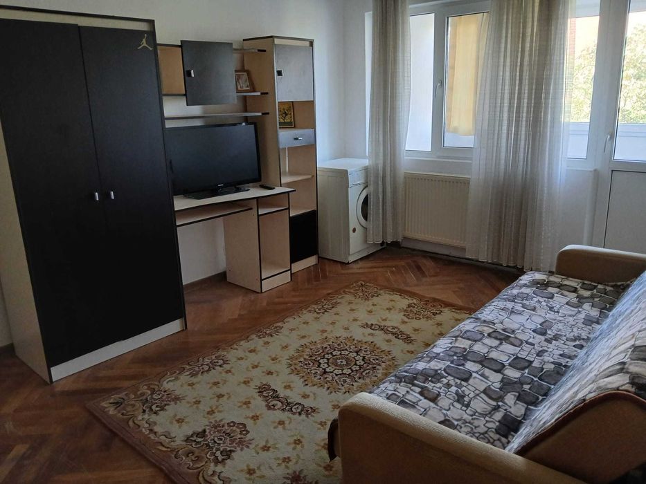 Închiriere apartament 2 camere, direct de la proprietar - zona Podu Roș