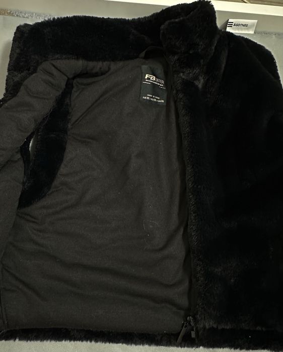 veste blanita scurta neagra