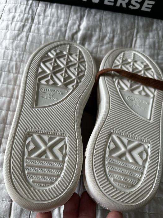 Tenisi Converse piele , originali,  marimea 39 noi