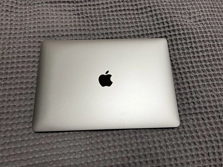 MacBook Air 2019 Продам Макбук Эйр 2019