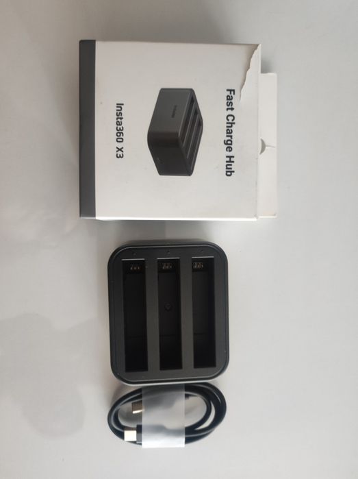 Зарядно устройство Insta360 - ONE X3 Fast Charge Hub, черно