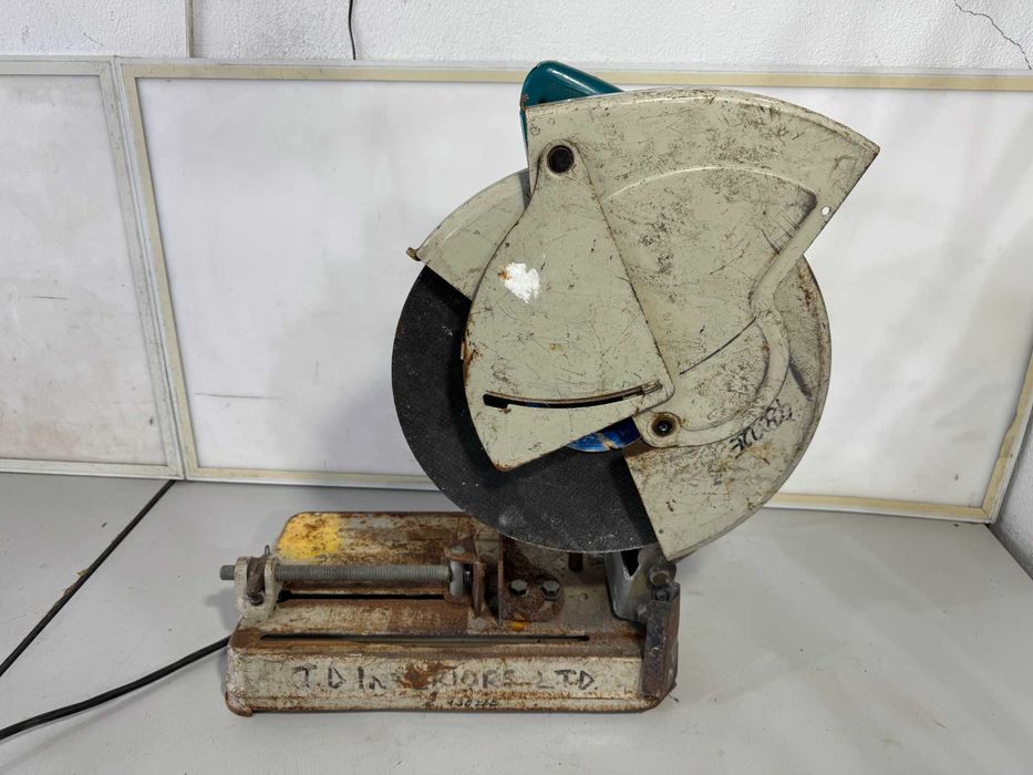 Циркуляр пендула - Makita 110 V / 1650 W / 355 mm