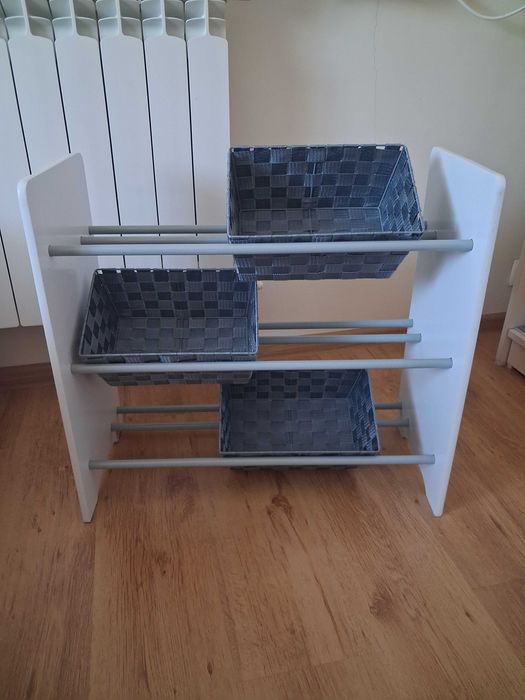 Детска етажерка  с твъди кутии