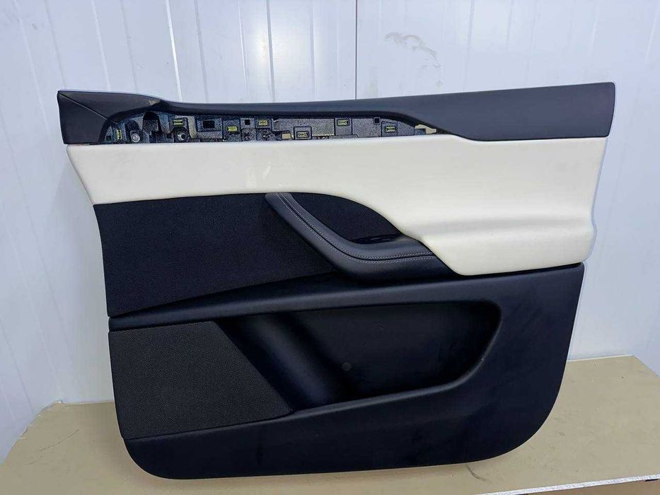 Кора на врата oтпред дясна Tesla m X 2023