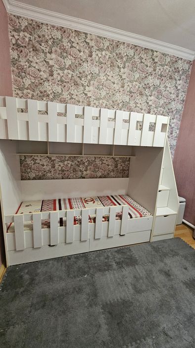 Двухьярусная кровать