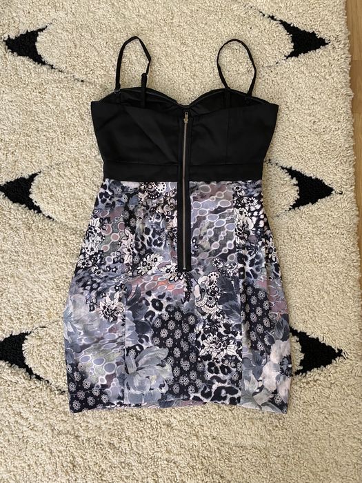 Rochie scurta cu bretele cu bust buretat marimea 8/ S