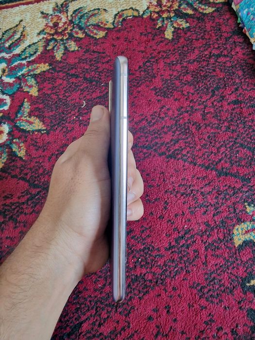 S21+ 5g srochna sotiladi