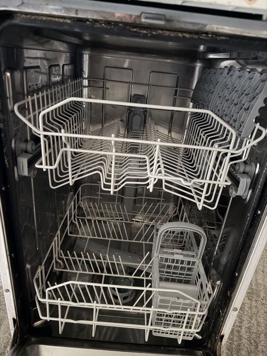 Съдомиялня Ariston Hotpoint