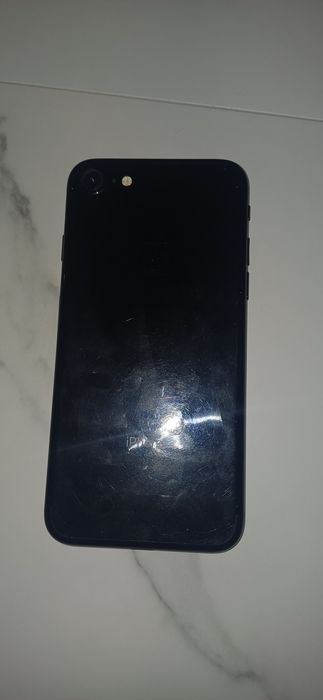 Продам айфон 7 торг имеется