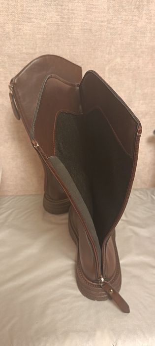 Продам детские сапоги.