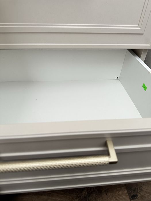 Продам прикроватную тумбу