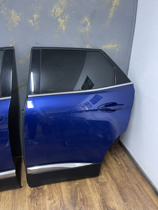 Usa / Portiera Peugeot 3008 II dreapta spate Completa an 2017-2024