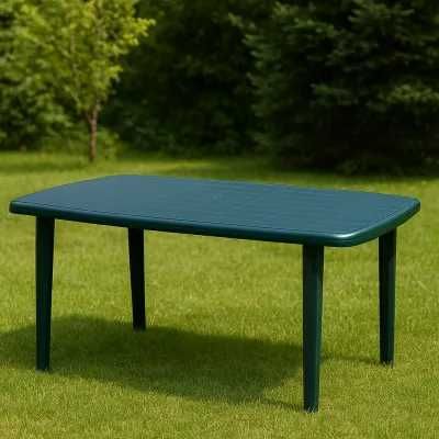 Пластмасови маси и столове