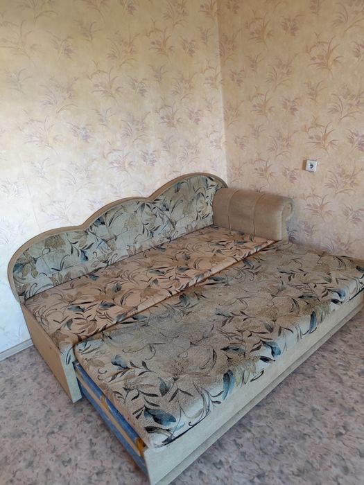 Диван - кровать б/у