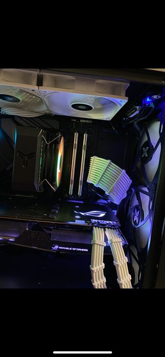 Геймарски комп 1080ti ryzen 5 3600