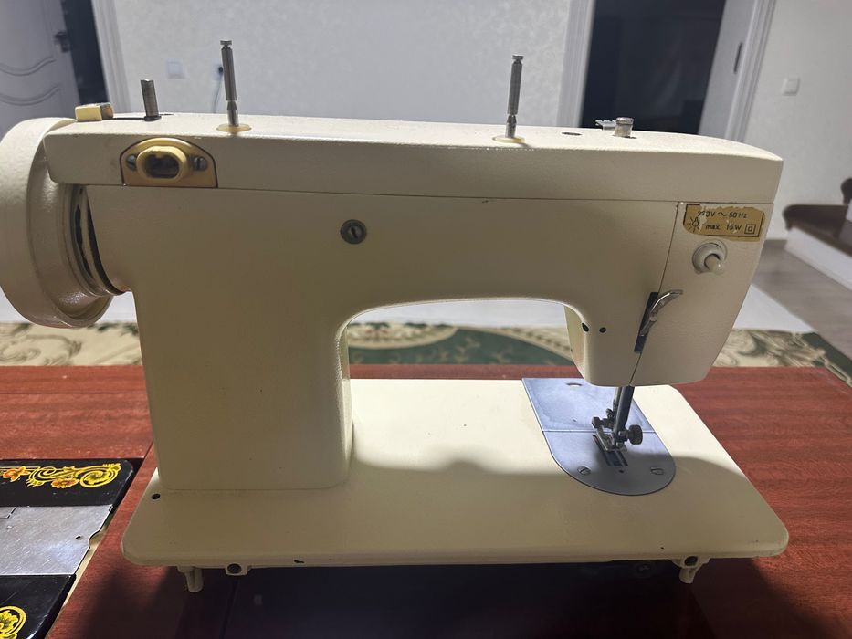Швейная Машина Чайка 142м